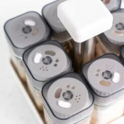 Coninx Kruidenrek Staand - Draaiend Kruidenrek Met Glazen Potjes - Kruidencarrousel Draaibaar - 8 Kruidenpotjes - Wit / RVS -Dagelijkse Benodigdheden Verkoop 1200x1200 1343