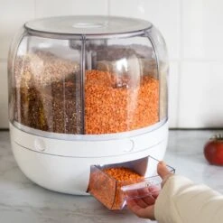 Roterende Voedsel Dispenser - 6 Vakken - Met Doseerschep - BPA Vrij - Handig 15 Roterende Voedsel Dispenser - 6 Vakken - Met Doseerschep - BPA Vrij - Handig -Dagelijkse Benodigdheden Verkoop 1200x1200 1471