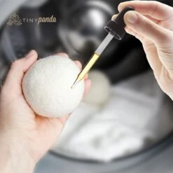 Merkloos Droger Ballen XL 6 Stuks Inclusief Lavendelolie – Zero Waste Dryer Balls - Duurzaam – Wasverzachter – Herbruikbare Drogerballen – Droogt De Was Sneller – Tiny Panda -Dagelijkse Benodigdheden Verkoop 1200x1200 404