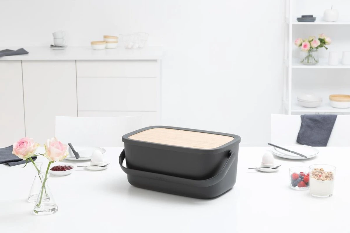 Brabantia Nic Broodtrommel - Met Bamboe Deksel - Dark Grey 9 Brabantia Nic Broodtrommel - Met Bamboe Deksel - Dark Grey - Afbeelding 9