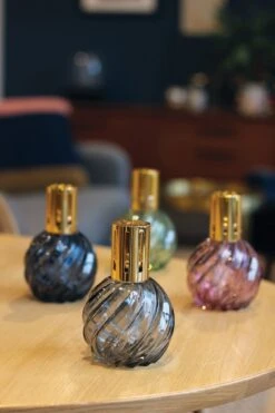 Ashleigh & Burwood Lampenolie Geurolie - Freesia & Orchid 250 Ml -Dagelijkse Benodigdheden Verkoop 800x1200 9